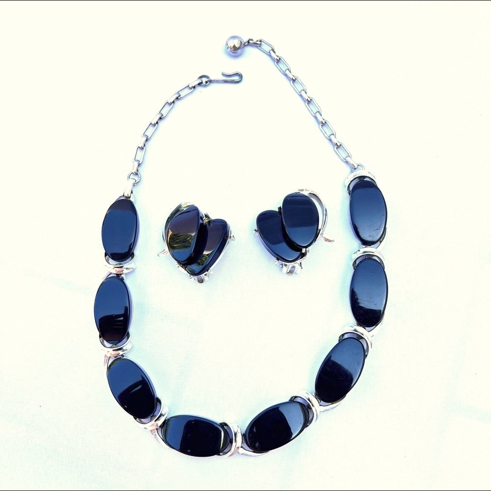 Vintage Black Oval Thermoset Necklace Earrings Set Demi Silver Tone Setting